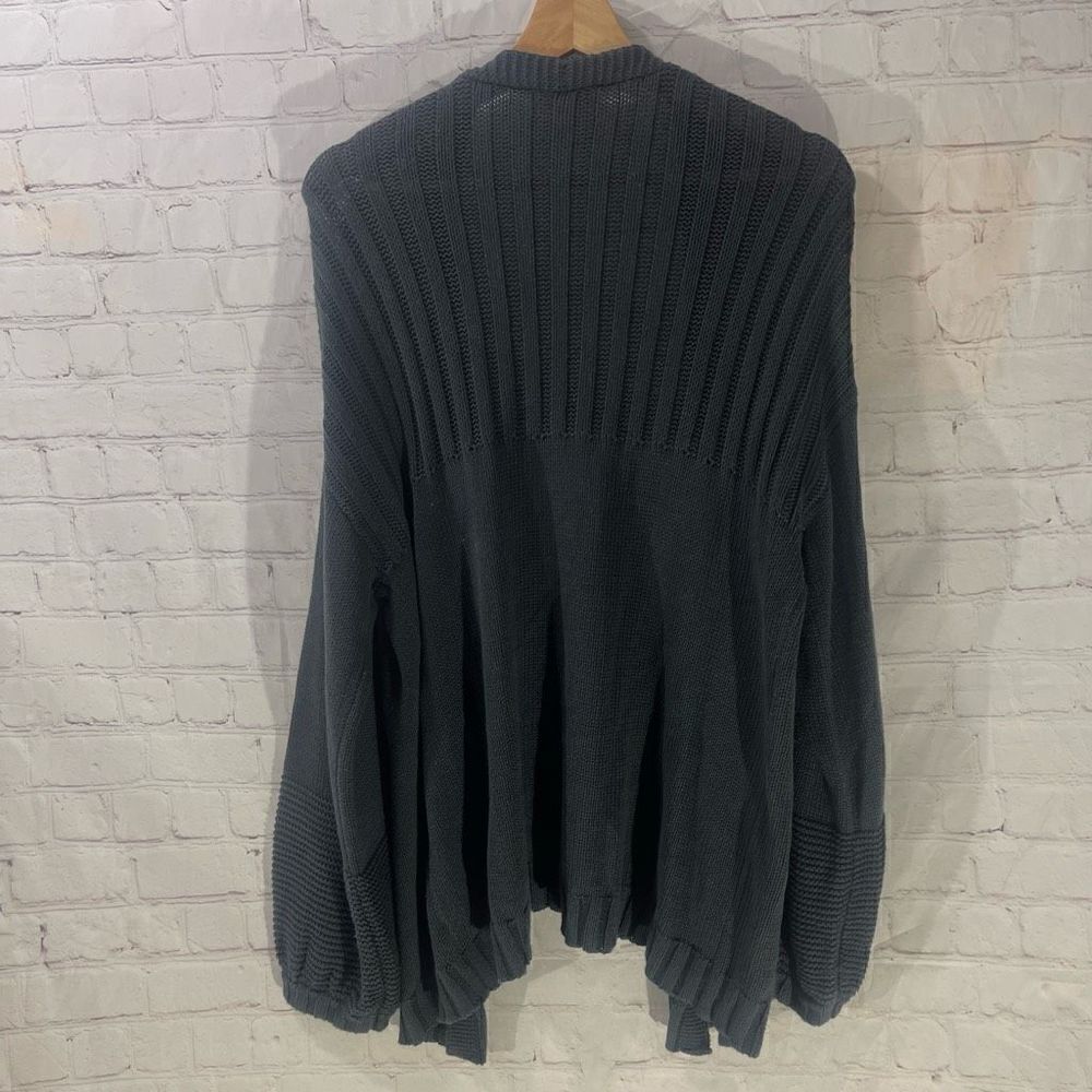 Hem & Thread Cardigan - Picture 2 of 7